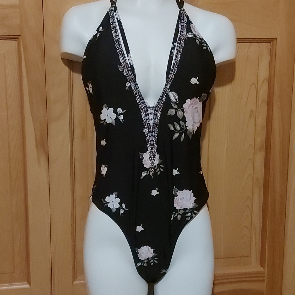 Cup she bathing suit 👙